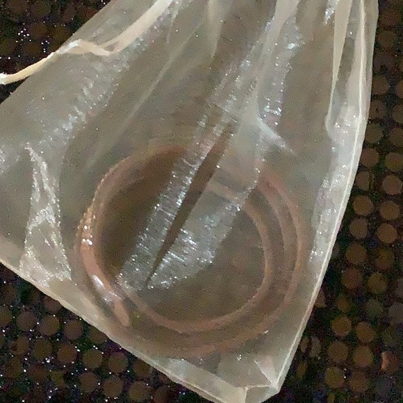 Bracelet earth tones stones twist around wrist snaps on ends very flashy🏝️🌞 - Picture 7 of 7